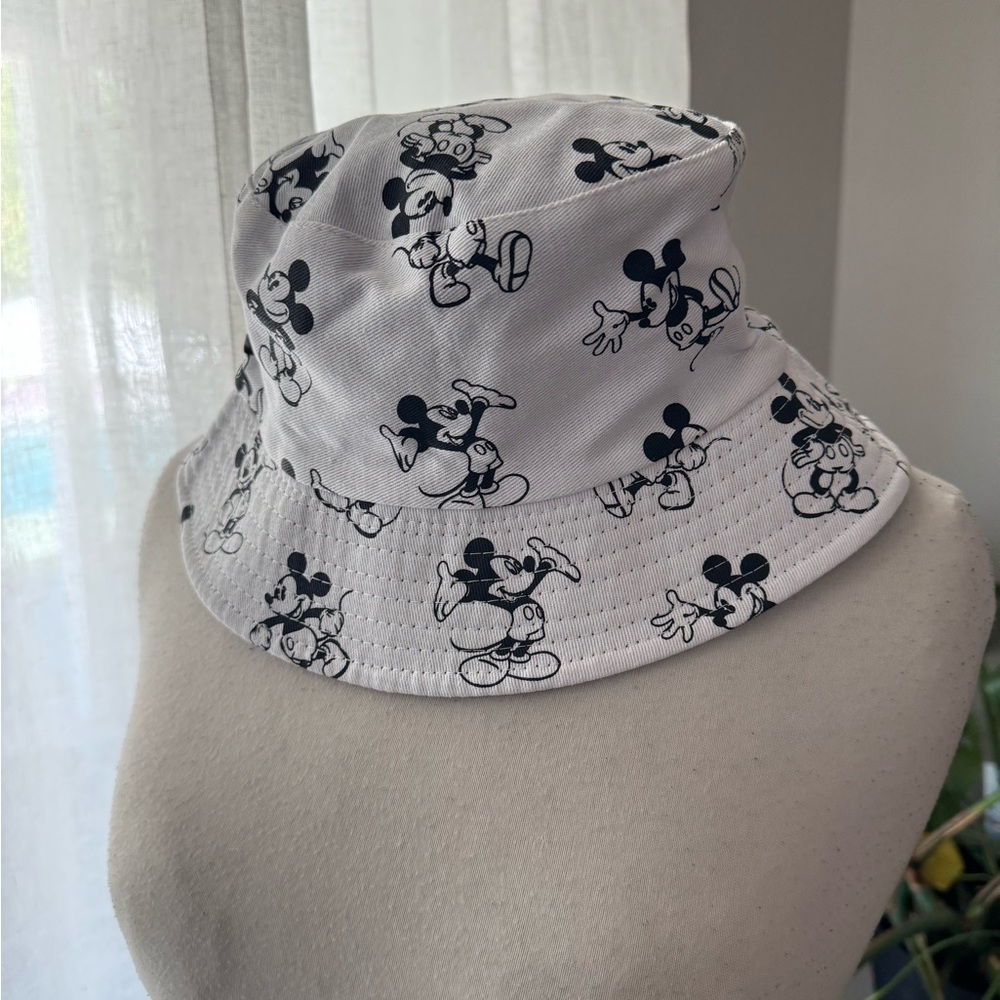 Disney Mickey Mouse Bucket Hat Black‎ & White Reversible Unisex